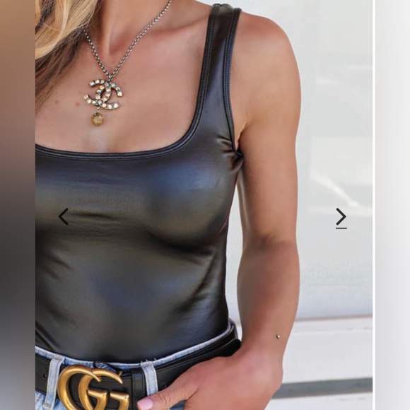 🖤Black Sleeveless Faux Leather Bodysuit🖤 - Picture 4 of 6